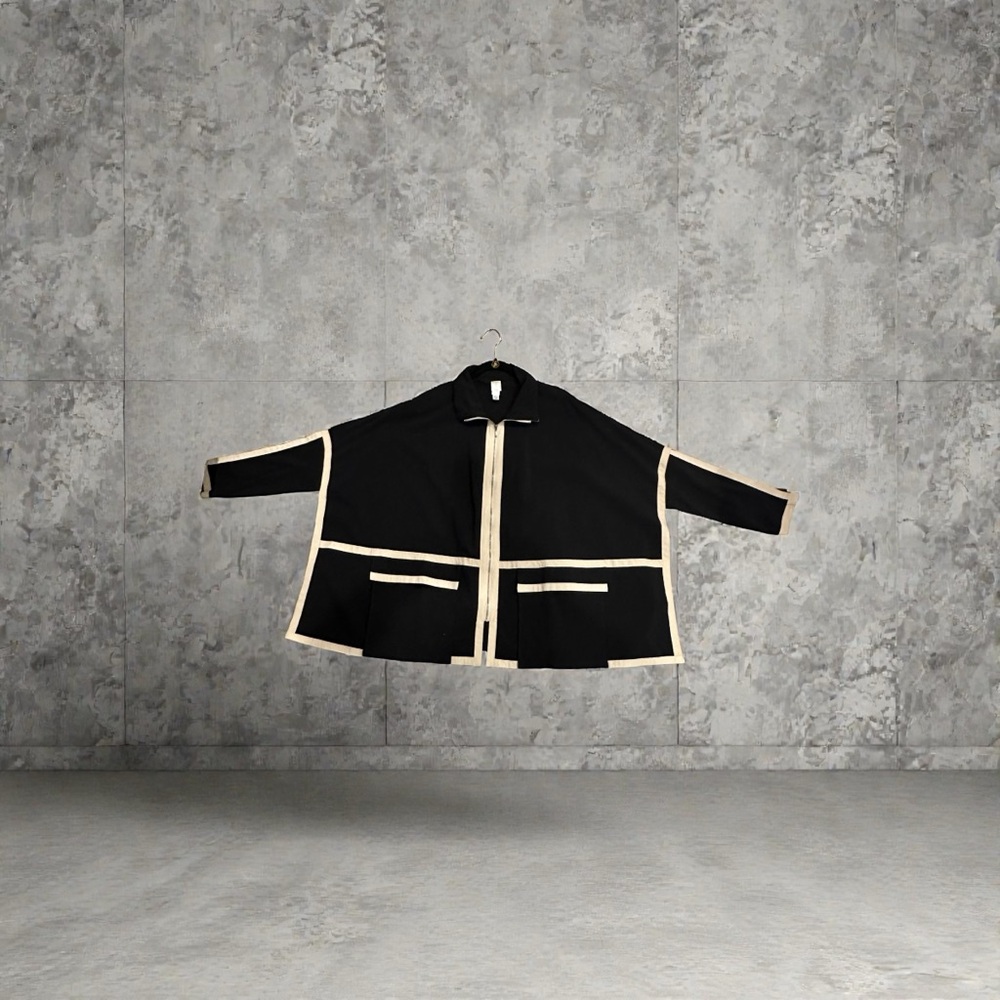 MarlaWynne Black and Cream Cape